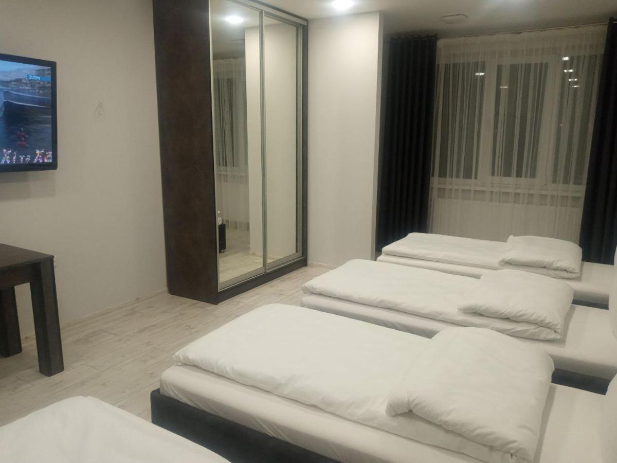 Як Вдома ! Apartment อุชโฮรอด ภายนอก รูปภาพ