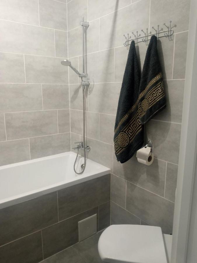 Як Вдома ! Apartment อุชโฮรอด ภายนอก รูปภาพ